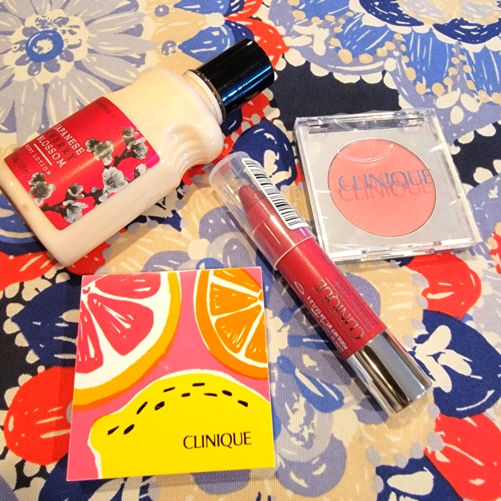 NEW CLINIQUE MAKEUP